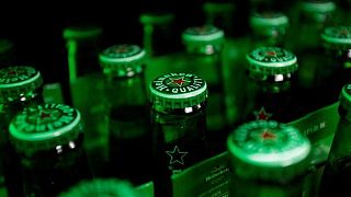 Heineken vende más cerveza de lo previsto en la reapertura de Europa