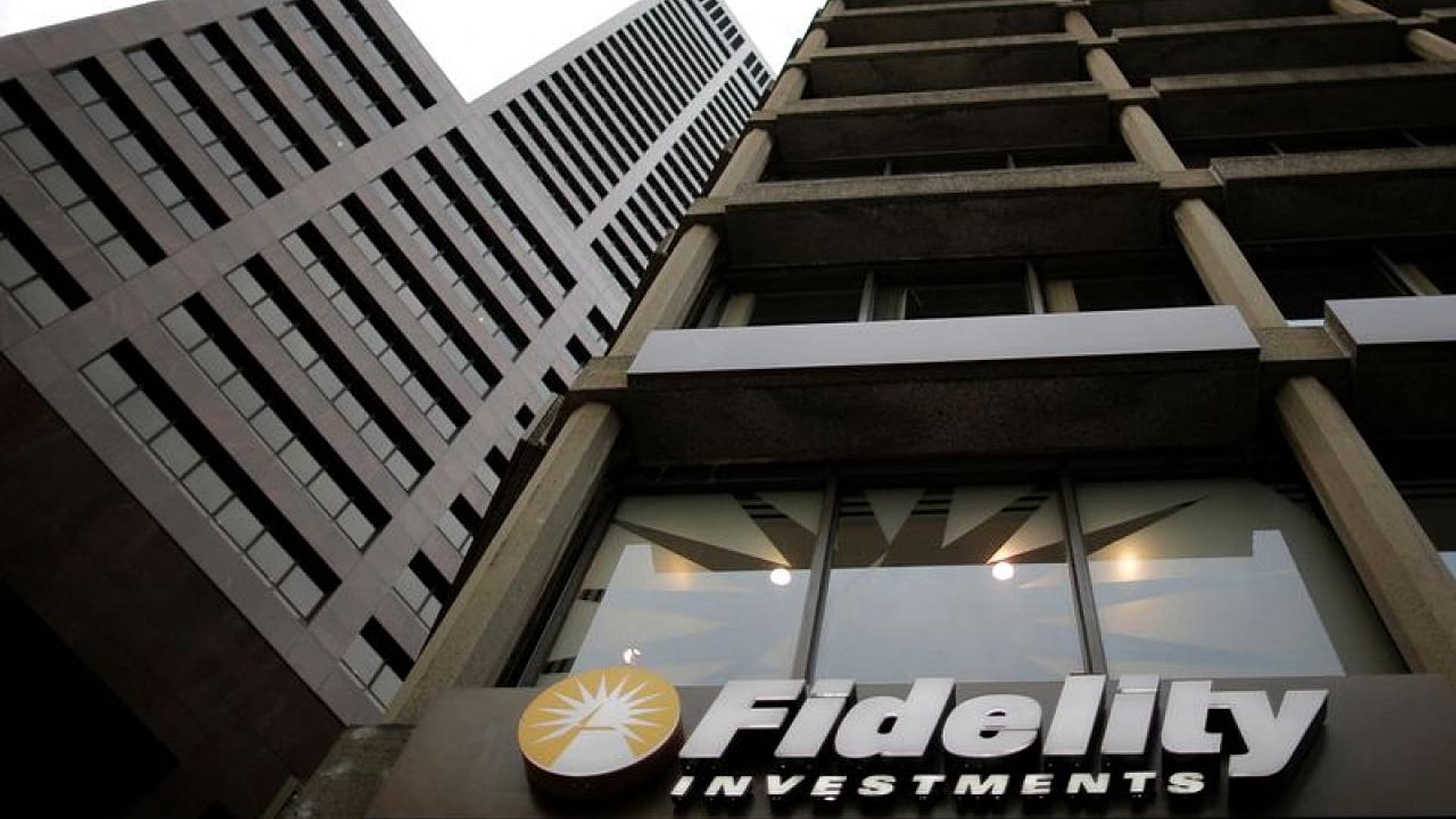 Fidelity closes Emerging EMEA fund to new investors after Russia plunge ...