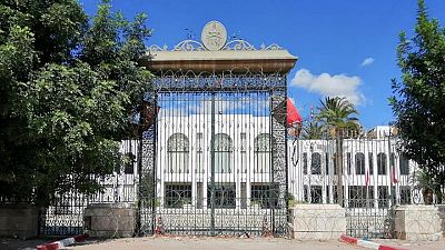 برلمان تونس المعلق يدعو لجلستين للنظر في إلغاء إجراءات الرئيس الاستثنائية‭ ‬
