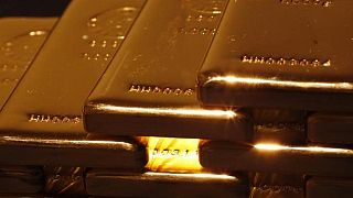 El oro se debilita ante el alza de rendimientos y mejora del apetito por el riesgo