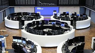 الأسهم الأوروبية تتراجع بينما يترقب المستثمرون نتيجة محادثات السلام بين روسيا وأوكرانيا
