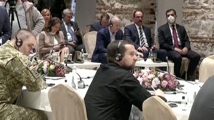 Turquía dice que el oligarca Abramóvich trabaja "sinceramente" para acabar con la guerra en Ucrania