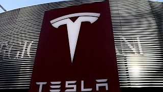 Tesla extiende suspensión de planta de Shanghái en medio de confinamiento