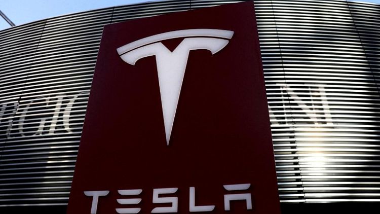 Tesla extiende suspensión de planta de Shanghái en medio de confinamiento
