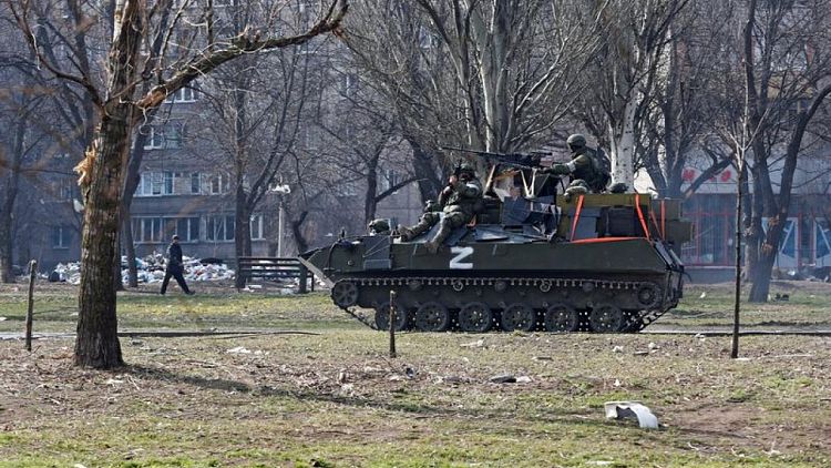 Las tropas rusas no se están retirando de Ucrania, se están reagrupando, dice la OTAN