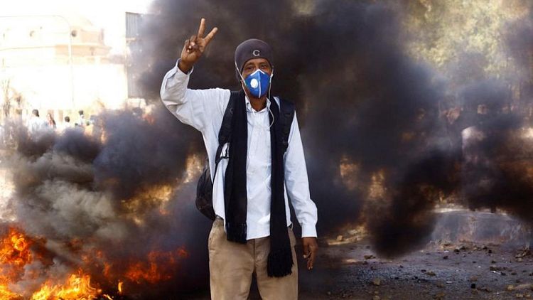 لجنة الأطباء: مقتل محتج في الخرطوم مع دخول المظاهرات في السودان الشهر السادس