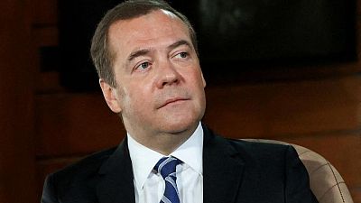 Rusia debe prepararse ante refuerzo de fronteras de la OTAN: expresidente Medvedev citado por TASS