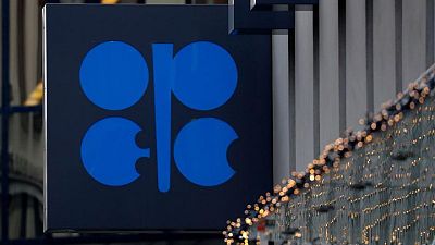Secretario general dice OPEP está dispuesta a intervenir en beneficio de mercado petróleo: Al-Arabiya TV