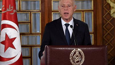 الرئيس التونسي يشير إلى أنه لن ينفرد بحل الأزمة السياسية الرئيس التونسي يشير إلى أنه لن ينفرد بحل الأزمة السياسية