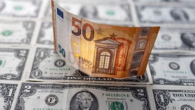 Euro trims declines after Spain inflation surge
