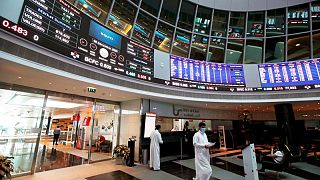 تراجع معظم مؤشرات الخليج على خطى الأسهم العالمية