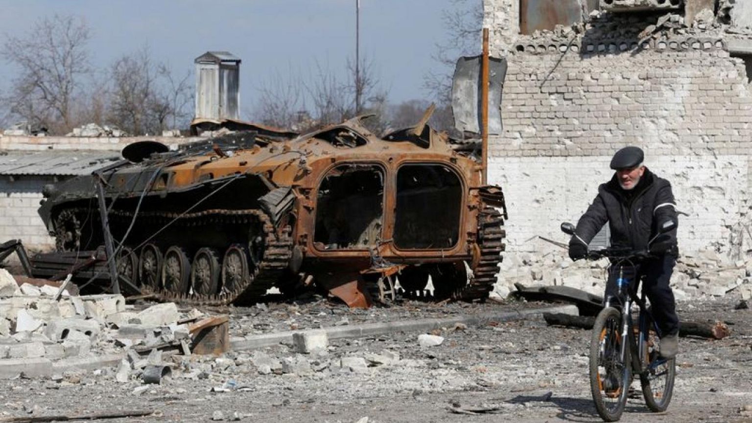 Britain says Russia deploys 22 battalion tactical groups near Izium