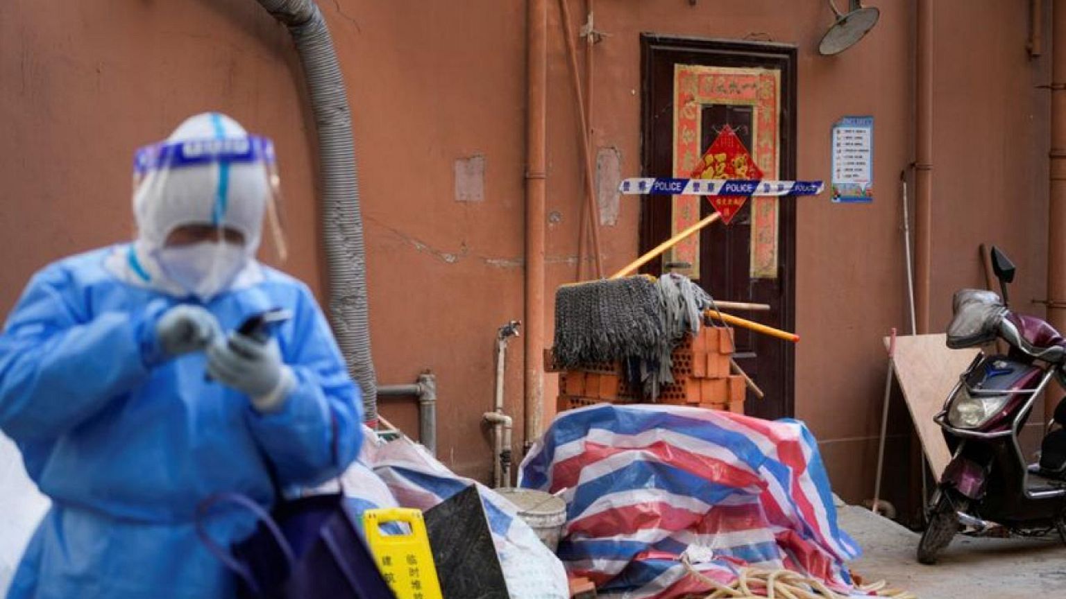 China relies on traditional medicine to fight COVID surge in Shanghai