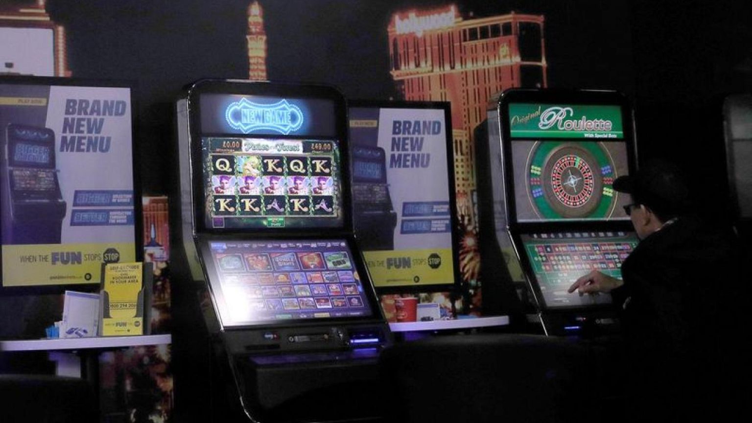 UK to ban celebrities popular with under-18s from gambling ads