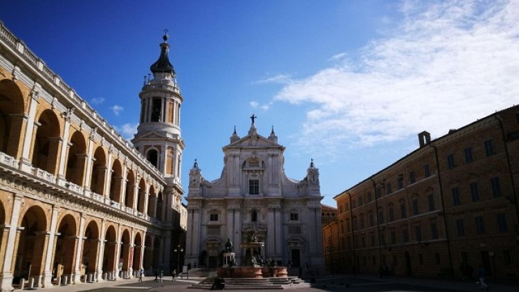 Consiglio Marche, corteo da Porta Romana a Basilica Santa Casa