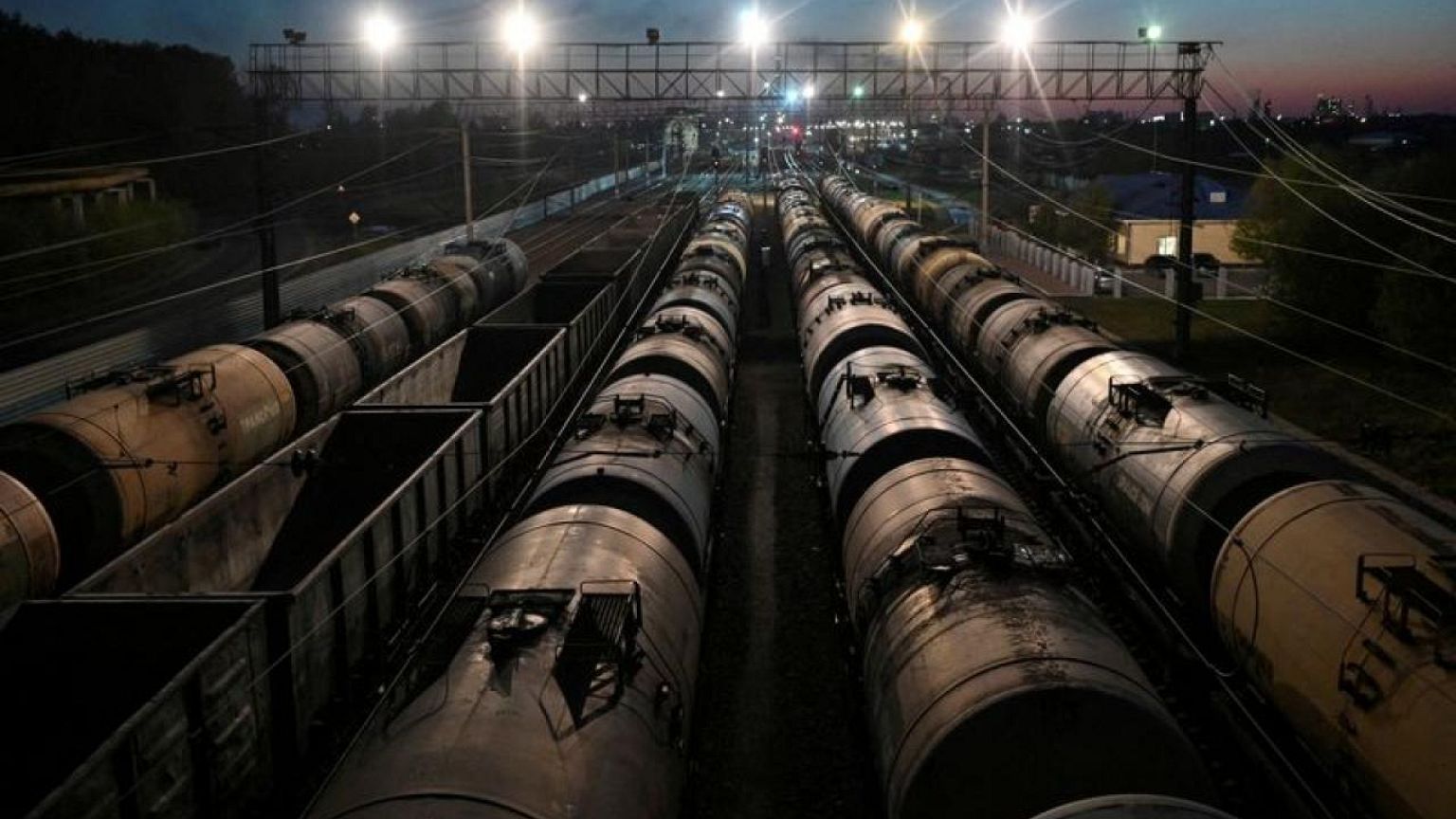 Exclusive - Oil traders to cut Russian oil purchases from May 15 - sources