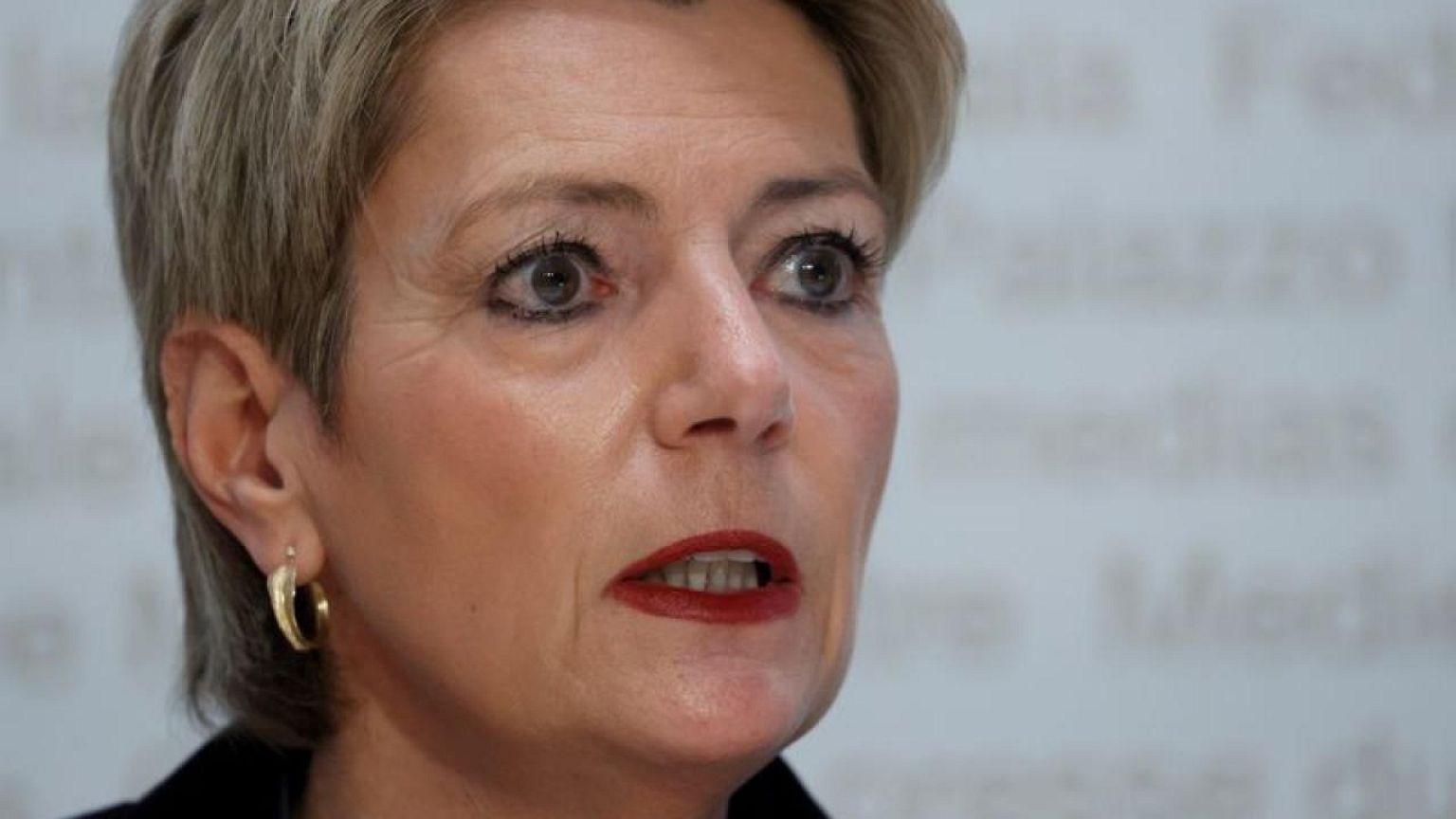 Swiss parliament panel narrowly rejects curbs on Russian energy deals