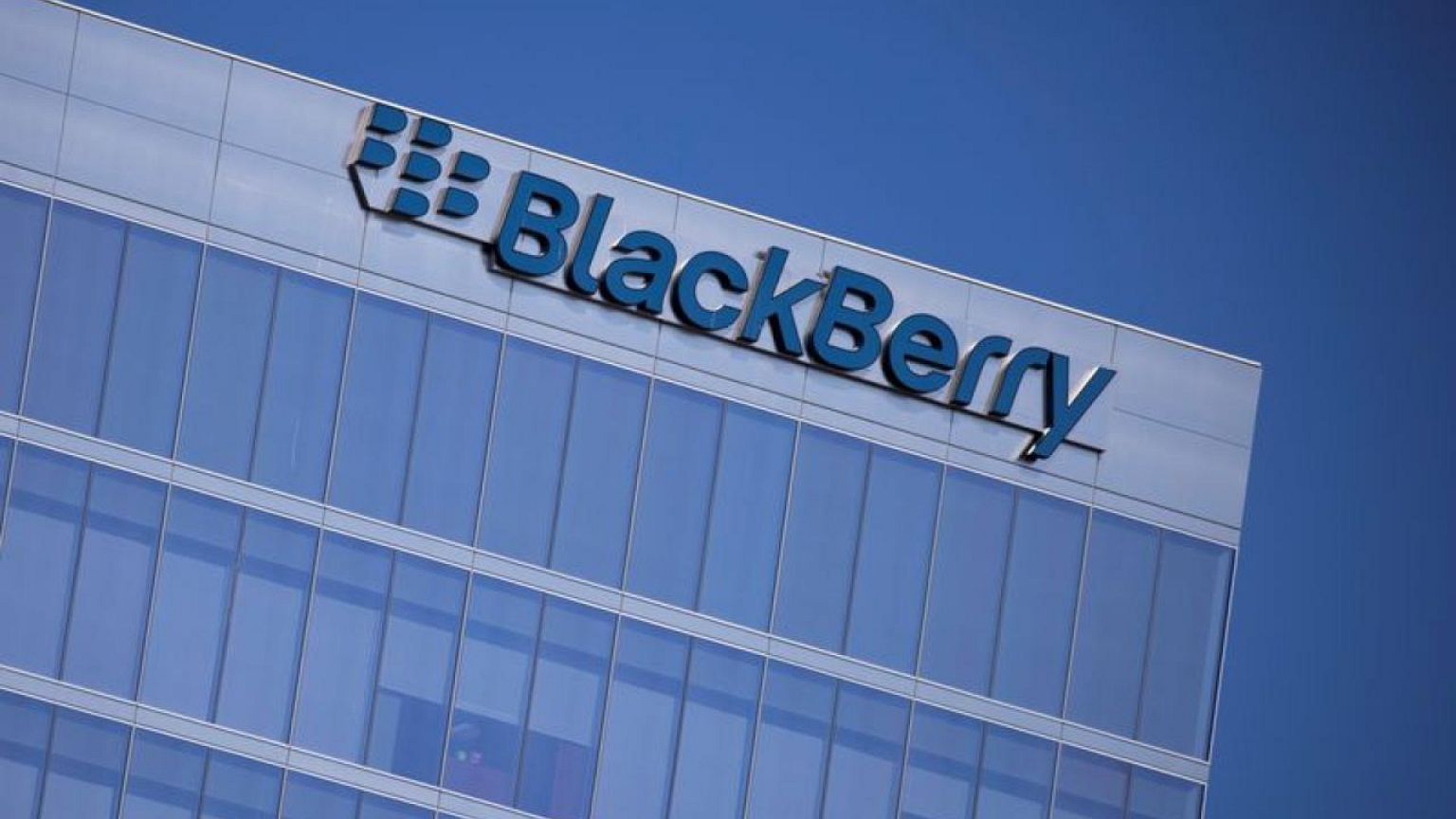 BlackBerry plans to settle shareholder lawsuit over BlackBerry 10, avoiding trial