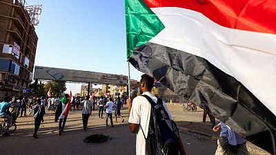 محتجون صائمون يتحدون الحكم العسكري في مسيرات حاشدة بالسودان