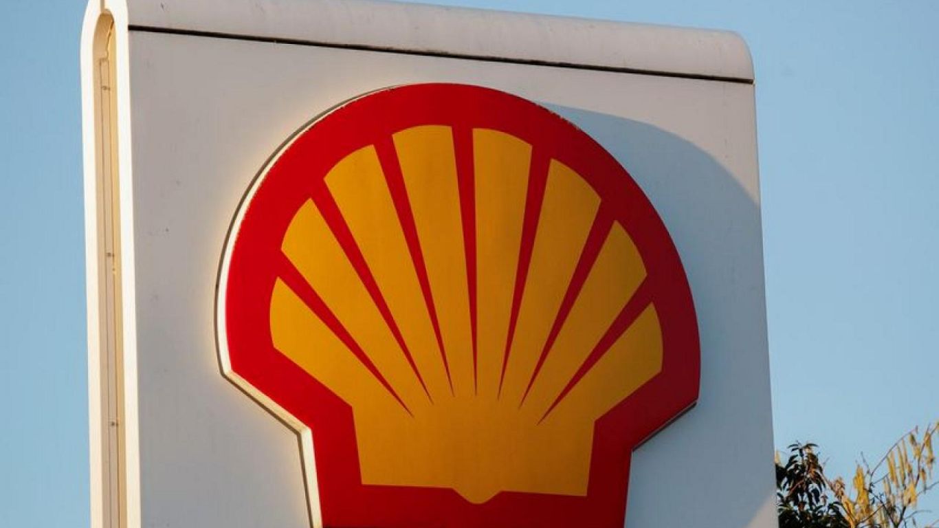Shell Trading Flor Shell LNG trading to lift quarterly profits despite output drop | Euronews
