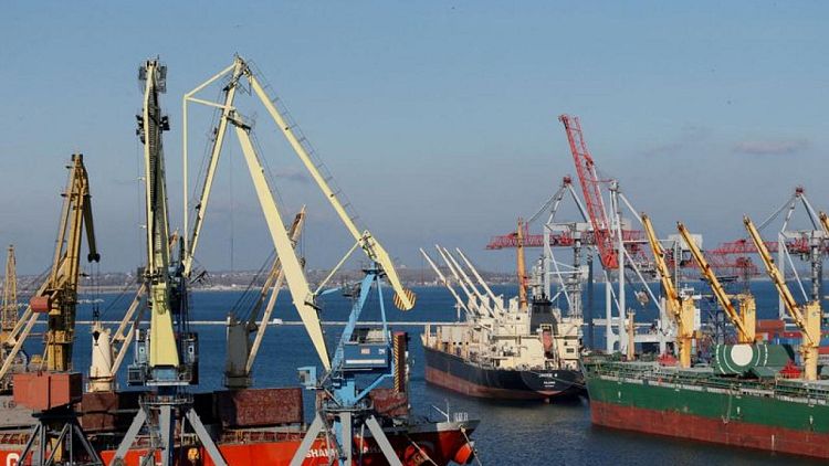 أوكرانيا تحذر من فساد شحنات الحبوب على السفن بالموانئ المحاصرة بالبحر الأسود