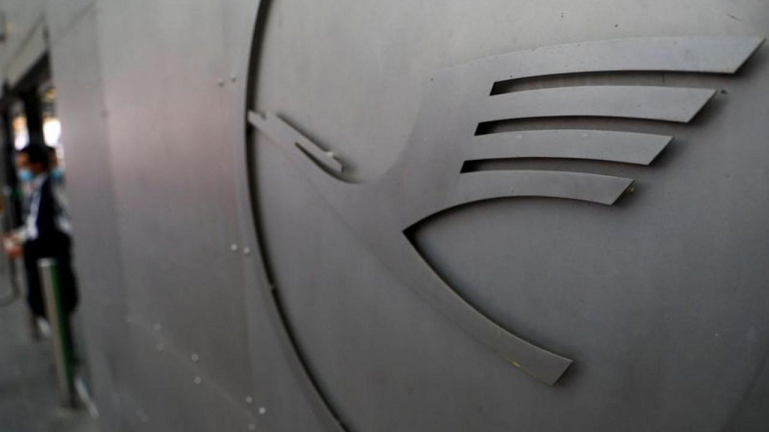 Lufthansa in talks to sell 20% of maintenance arm Technik – sources