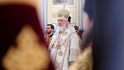 رئيس الكنيسة الأرثوذكسية الروسية يدعو الشعب إلى الالتفاف حول السلطات