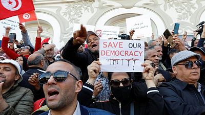 تونسيون يحتجون ضد الرئيس سعيد ويتهمونه بإعادة الدكتاتورية