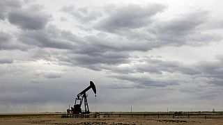 Crudo cae por debajo de 100 dólares por liberación de reservas y confinamiento en China Crudo cae por debajo de 100 dólares por liberación de reservas y confinamiento en China
