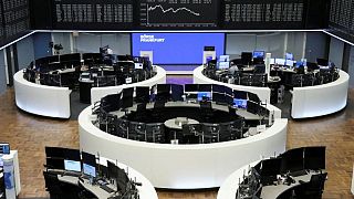 European stocks hit near 1-week low on global worries