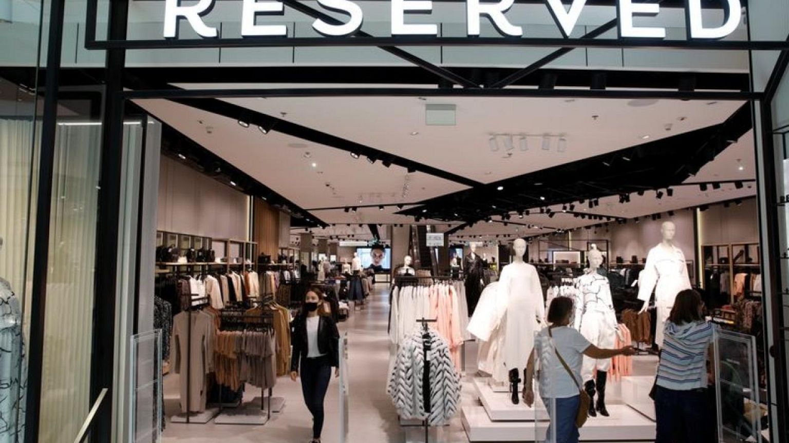 Polish retailer LPP might reduce number of its warehouses