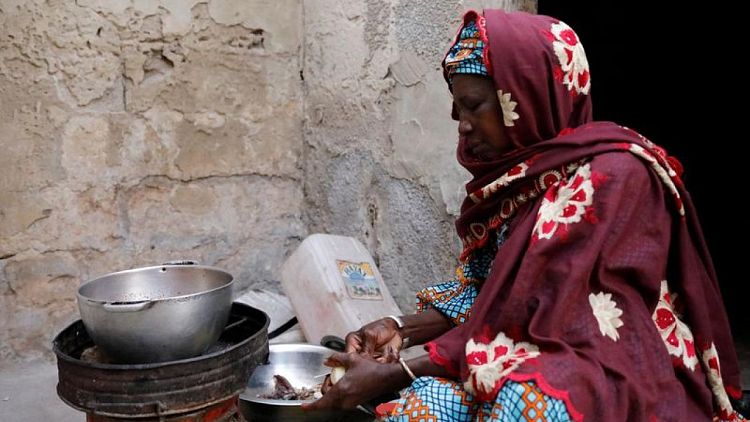 ارتفاع أسعار المواد الغذائية يعرقل تقاليد رمضان في السنغال