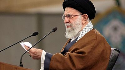 خامنئي: ينبغي عدم ربط مستقبل إيران بالمحادثات النووية مع القوى الكبرى