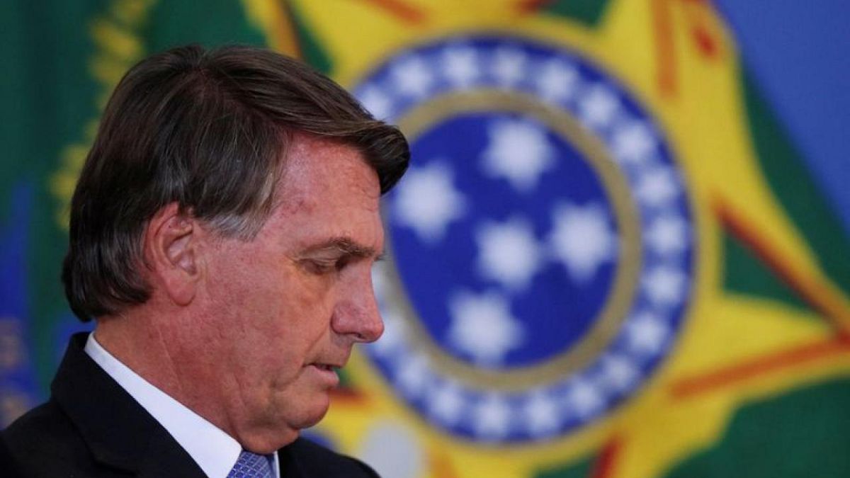 Brazil Poll Shows Bolsonaro Halving Lula Lead In A Month | Euronews