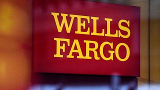 Ganancias trimestrales de Wells Fargo caen casi un 21%