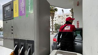 محطة للتزود بالوقود في تونس