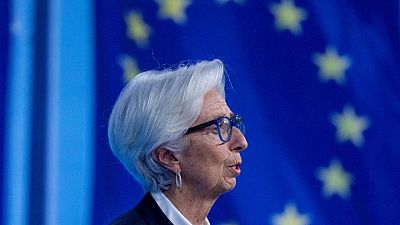 El BCE subirá las tasas "algún tiempo" después de acabar con compras netas de activos: Lagarde