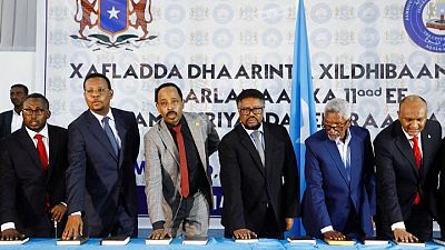 أعضاء البرلمان الصومالي يؤدون اليمين تمهيدا لانتخاب رئيس للبلاد