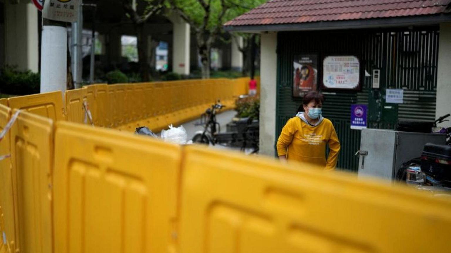 El creciente desafío a las restricciones por COVID en China provoca una ola de arrestos