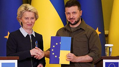 زيلينسكي: أوكرانيا قد تصبح مرشحة لعضوية الاتحاد الأوروبي خلال أسابيع