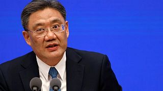 El jefe de comercio de China se reúne con cámaras extranjeras por interrupciones debido al COVID