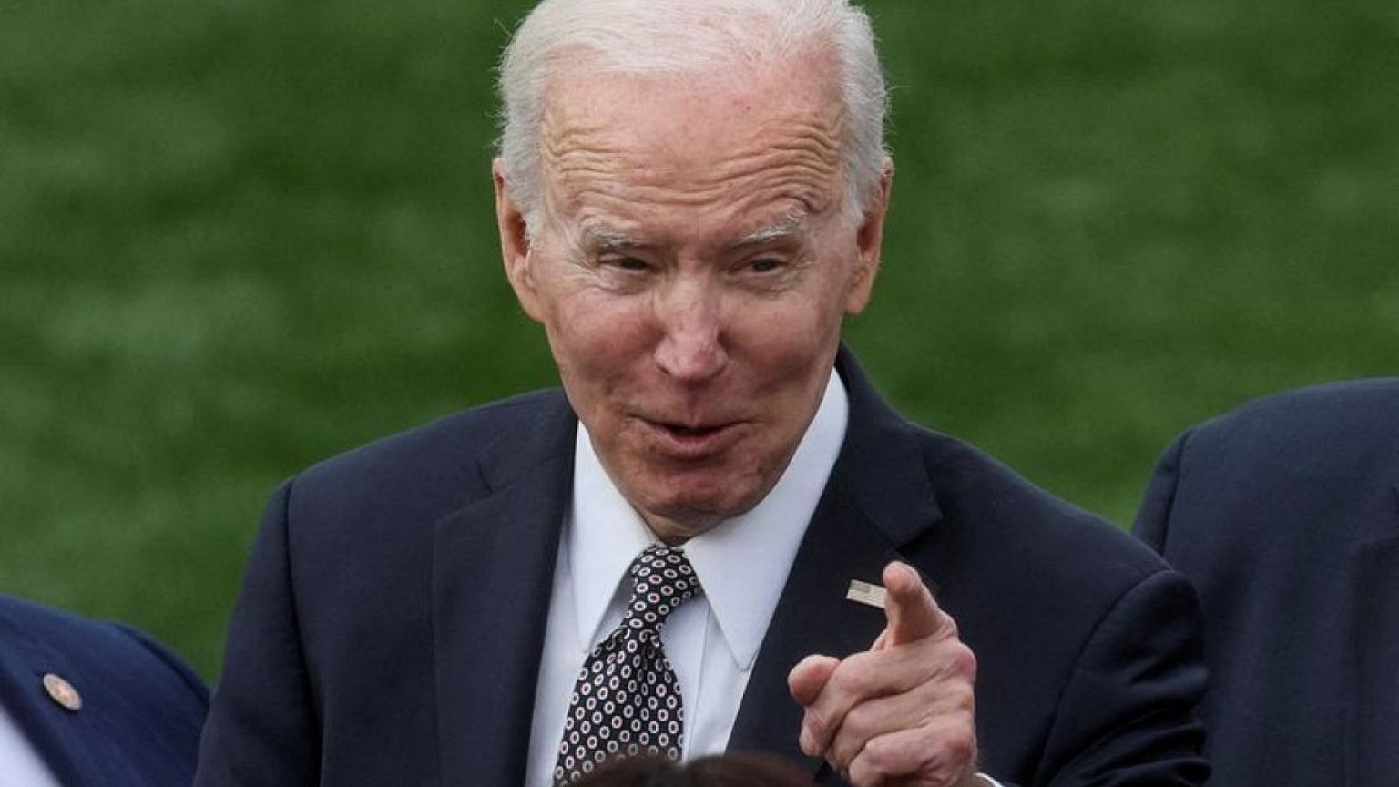 Biden, Johnson, Trudeau pledge artillery for Ukraine in battle against Russia
