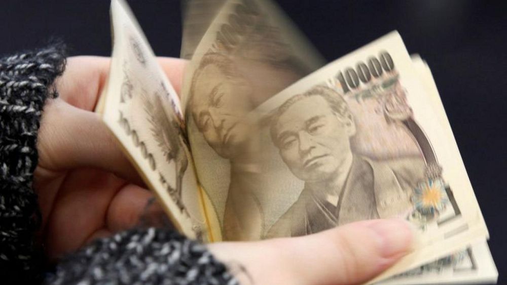 Dollar Hits 20 Yr High As Yen Tumbles On Dovish Bank Of Japan Euronews