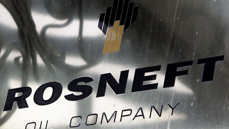 Rusa Rosneft busca prepago en rublos de productos petroleros