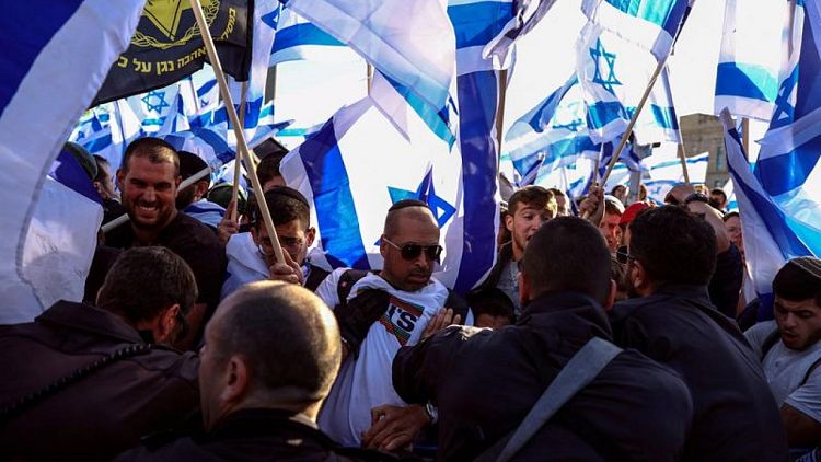 Policía israelí detiene marcha nacionalista judía en Jerusalén en medio de crecientes tensiones