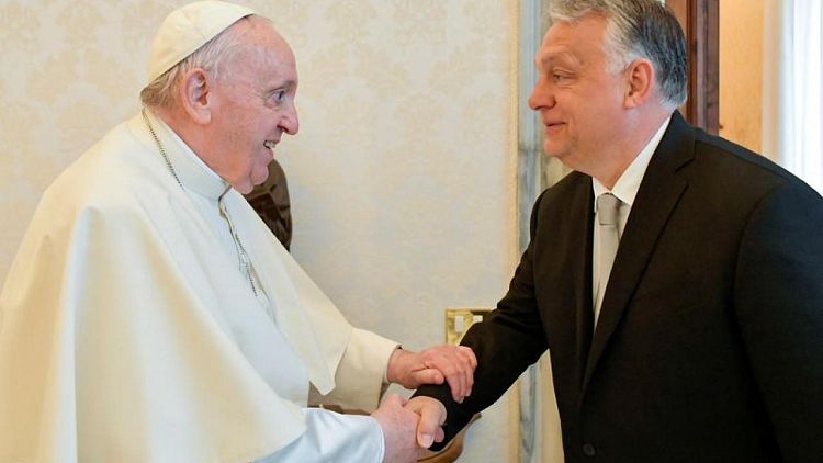 Papa agradece a primer ministro de Hungría por acoger a ucranianos