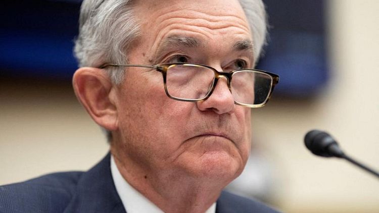 Alza de tasas de medio punto está "sobre la mesa" para reunión de mayo, dice Powell de la Fed