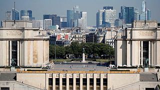 La economía francesa se contrajo en agosto por primera vez en 18 meses -PMI francés