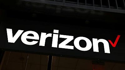 Verizon loses fewer-than-expected phone subscribers in first quarter
