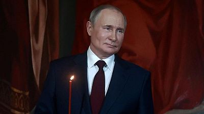بوتين يتهم الغرب بالتآمر لقتل صحفيين روس